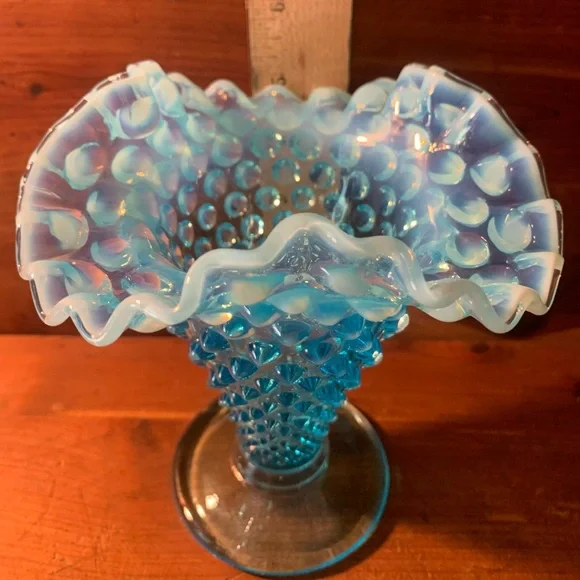 Vintage Fenton Blue Opalescent Hobnail Ruffled Pedestal 6” Vase- Art Collectible - Picture 7 of 11